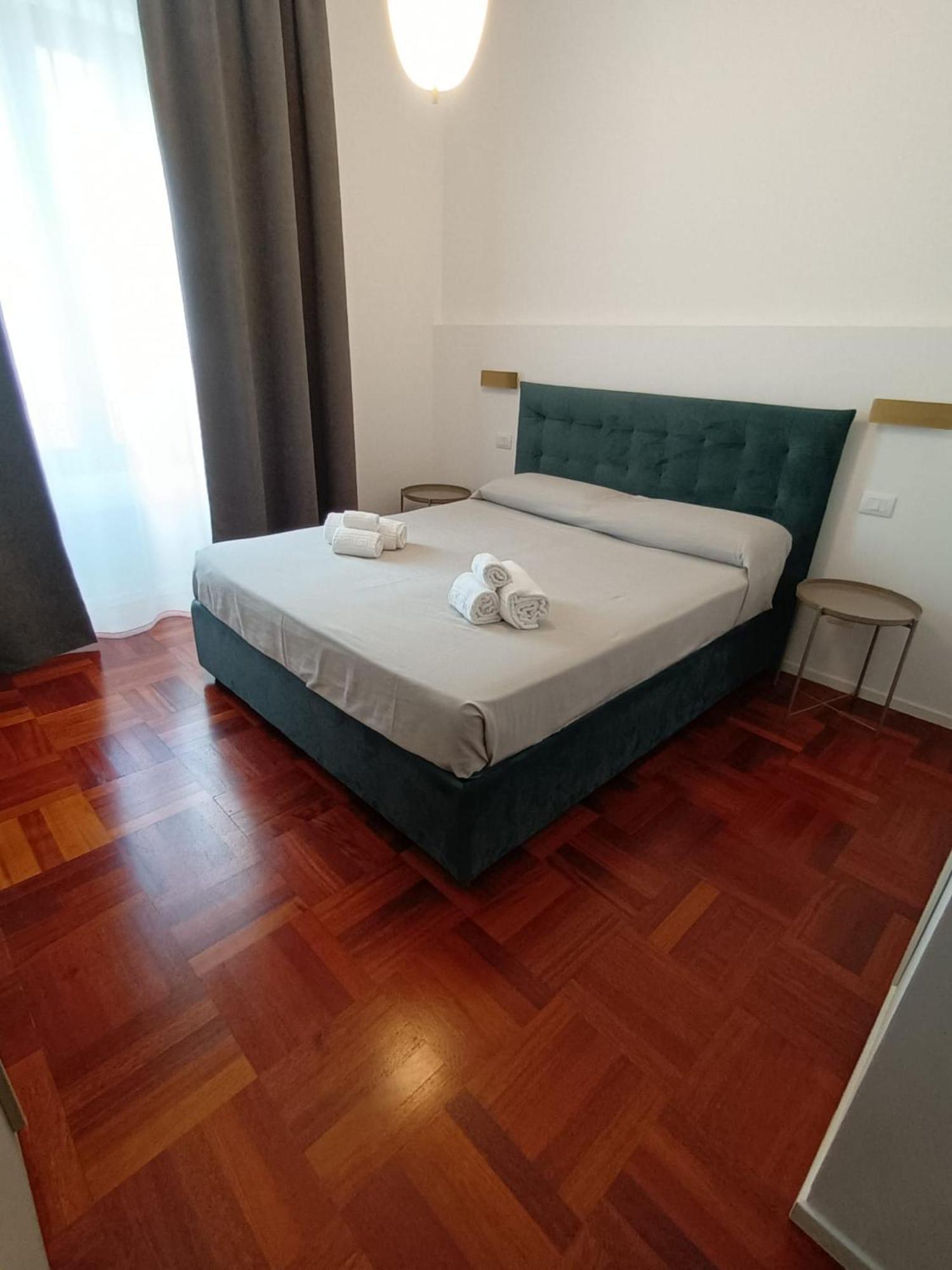 B&Bari, Via Crollalanza, Le Case Di Aurelia Guesthouse Kültér fotó